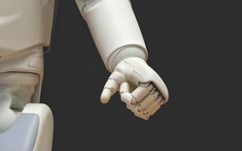 Robot con inteligencia artificial