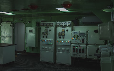 Sala de control con indicadores en tiempo real